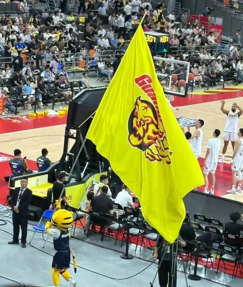 开云体育官网-广东宏远正式改名！新冠名有意思，杜锋点名崔永熙，徐杰又秀恩爱